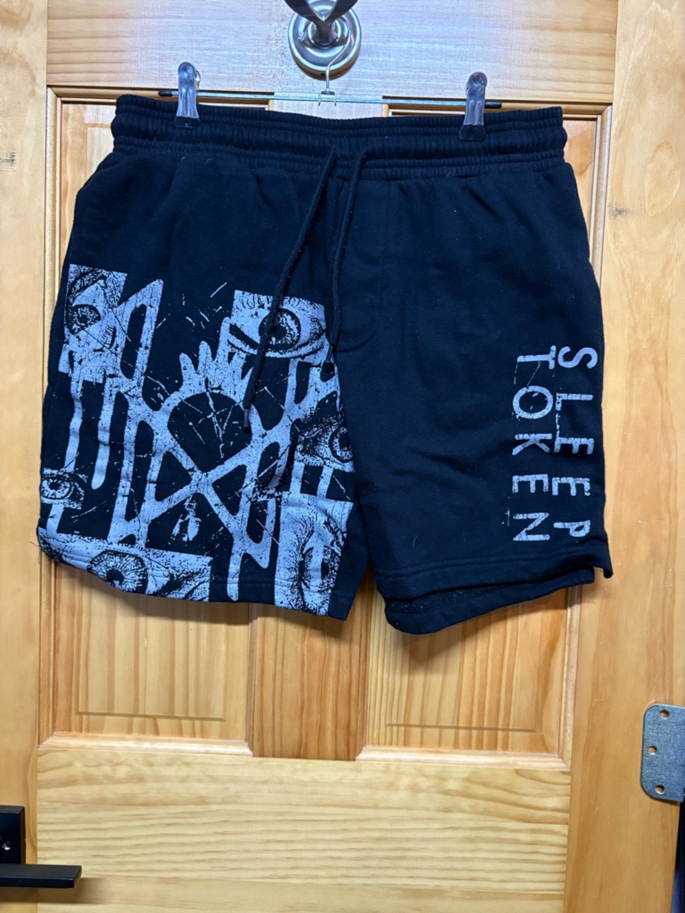 Hot Topic men’s Sleep Token Black Drawstring Athletic Shorts